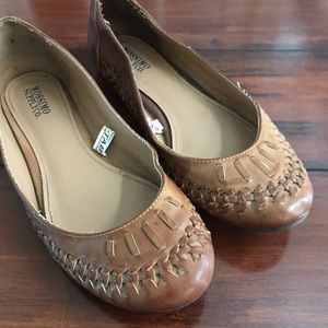 ⭐️ Tan braided ballet flats